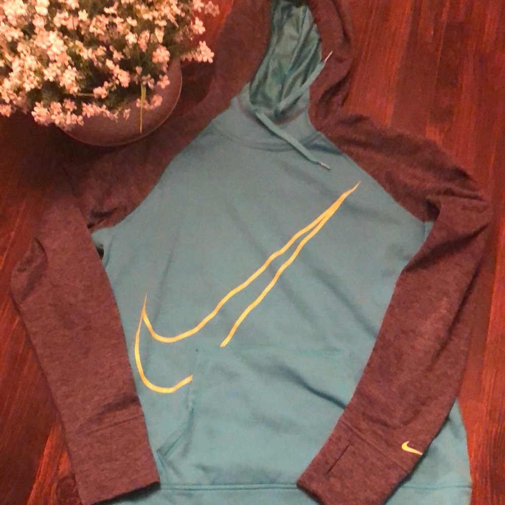 Nike Therma-Fit Hoodie